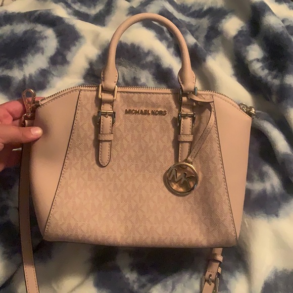 Michael Kors Handbags - Michael Kors purse.